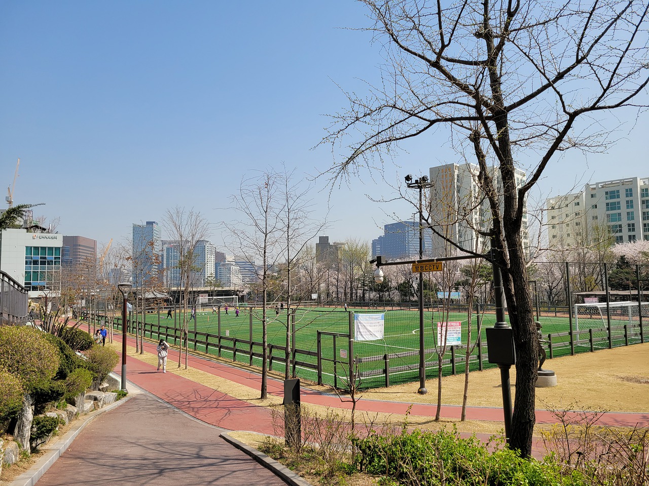 还展现了不